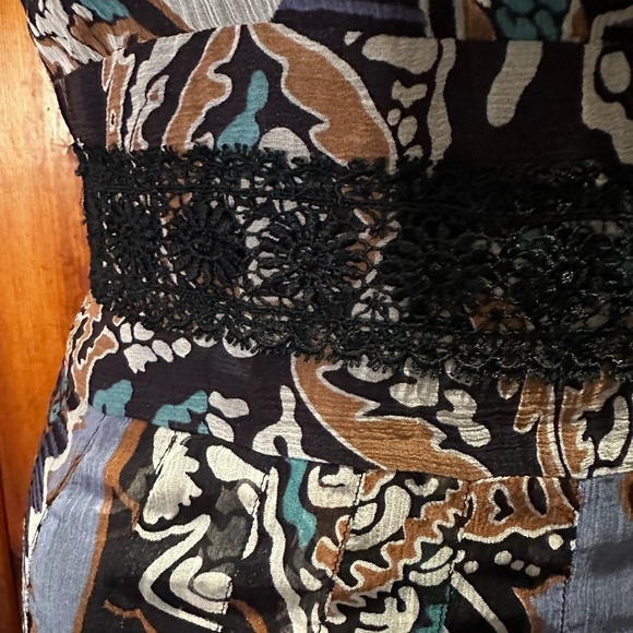 Beautiful pleated silk slip dress with unique pattern and trim - Picture 2 of 10